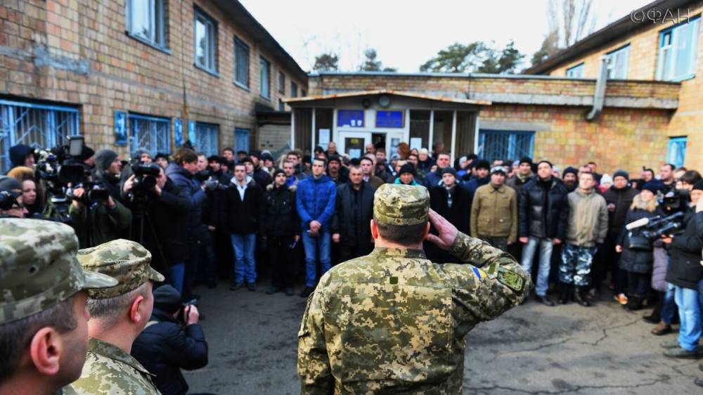 Украине предрекли массовое бегство призывников за границу из-за нежелания служить в ВСУ