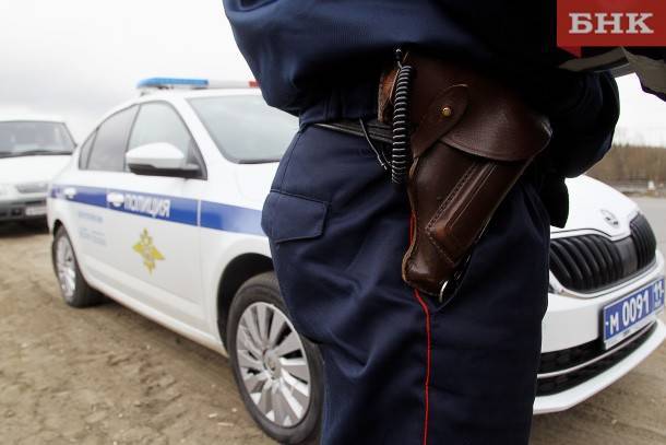 Жителя Усть-Вымского района осудили за насилие над полицейским и угон машины