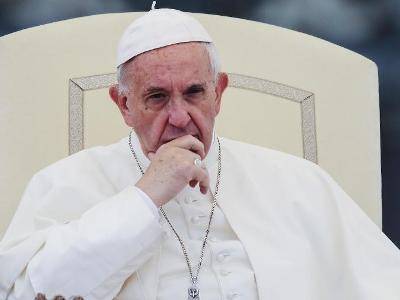 Папа Римский выразил обеспокоенность протестами в США и осудил насилие и расизм