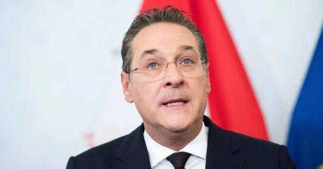 Политики в Австрии осудили подпись бывшего вице-канцлера к антисемитской книге