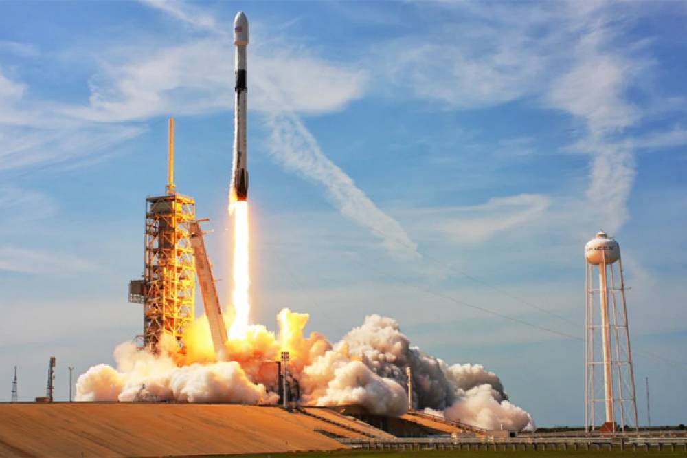 SpaceX вывела на орбиту еще полсотни спутников для глобальной интернет-сети