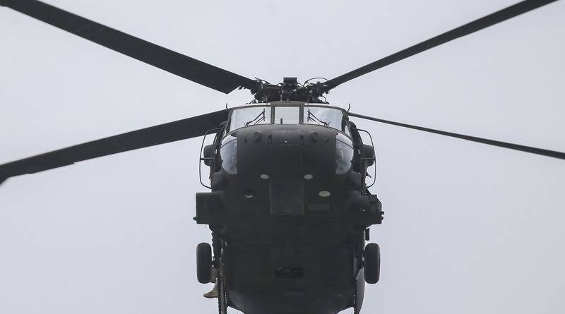 Военные вертолеты, в том числе «Черный ястреб» использовали в Вашингтоне, чтобы разгонять протестующих