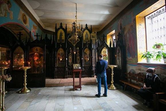 В Петербурге разрешили посещение храмов