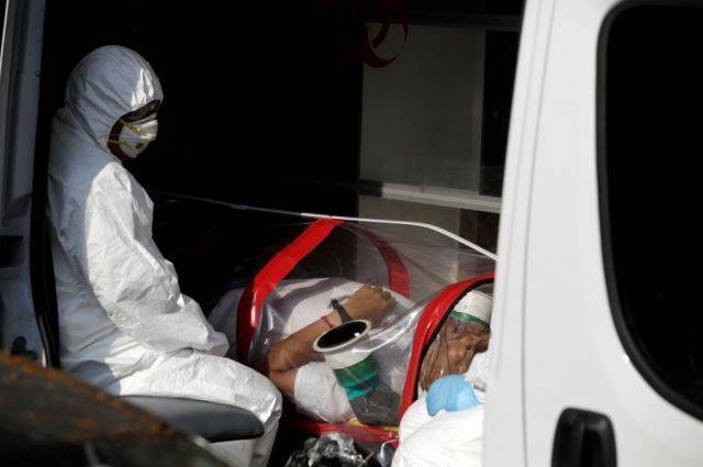 Число заболевших коронавирусом в Мексике превысило сто тысяч