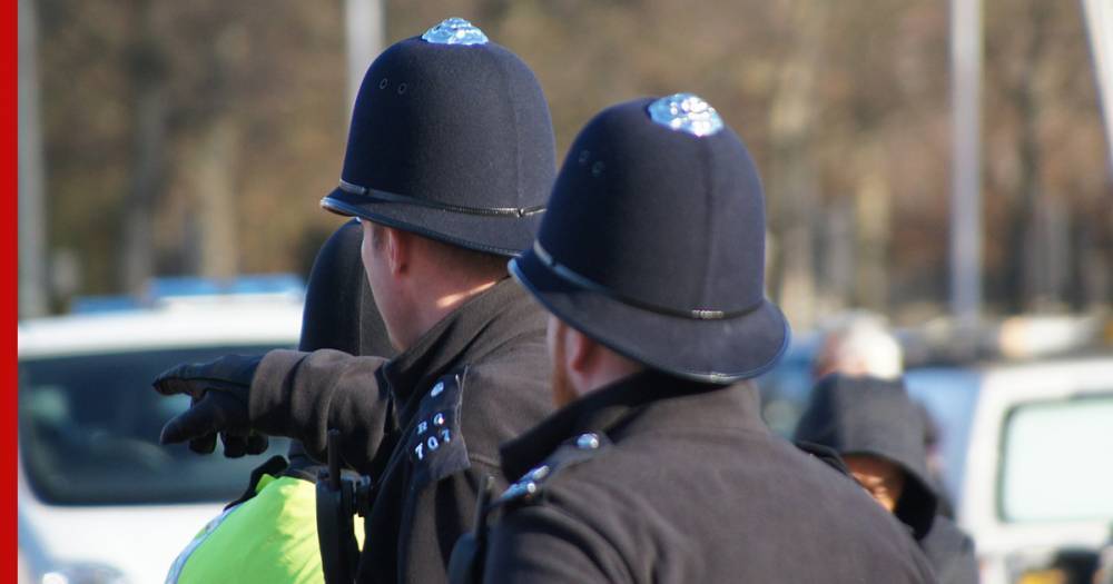 На лондонских полицейских нарочно чихали, чтобы заразить COVID-19