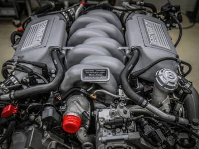 Bentley выпустила свой последний мотор V8 объемом 6,75 литра
