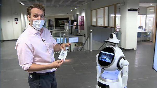 Робот заменил человека в бельгийской больнице (видео)