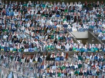 Ряд футбольных клубов Узбекистана разместит фотографии болельщиков на трибунах во время матчей