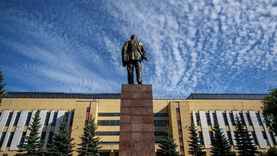 Кировский завод проведет сбор заявок на пятилетние облигации объемом 1 млрд рублей