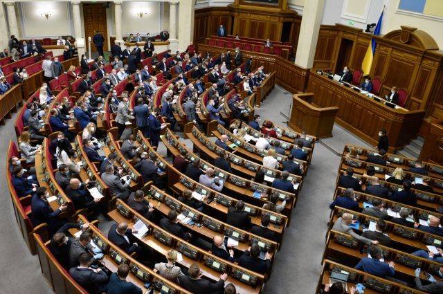 Депутаты Рады разрешили украинцам менять отчество
