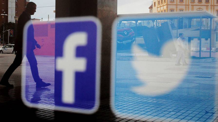 Российские приставы намерены взыскать с Facebook и Twitter по 4 млн рублей