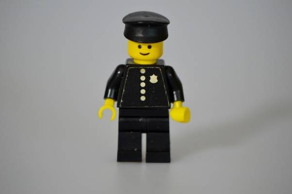 Lego прекратила рекламировать конструкторы с полицией из-за протестов в США