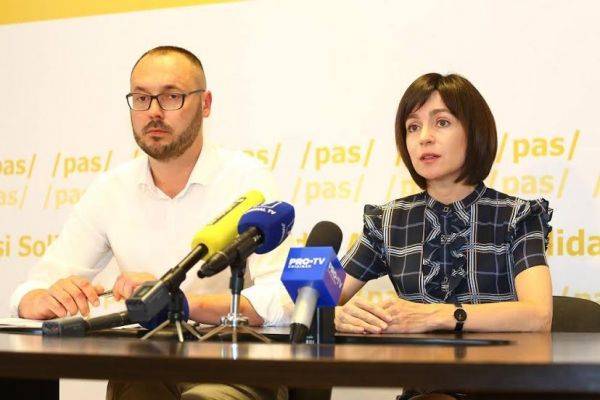 Молдавская оппозиция не справится с правительством без помощи Санду