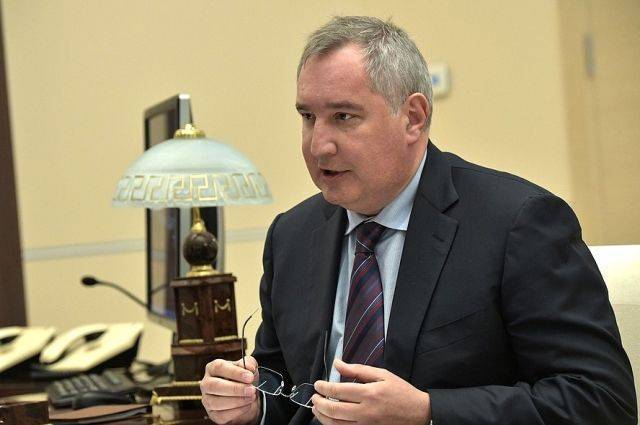 «Роскосмос» ответил на идею дать Рогозину абонемент в батутный центр