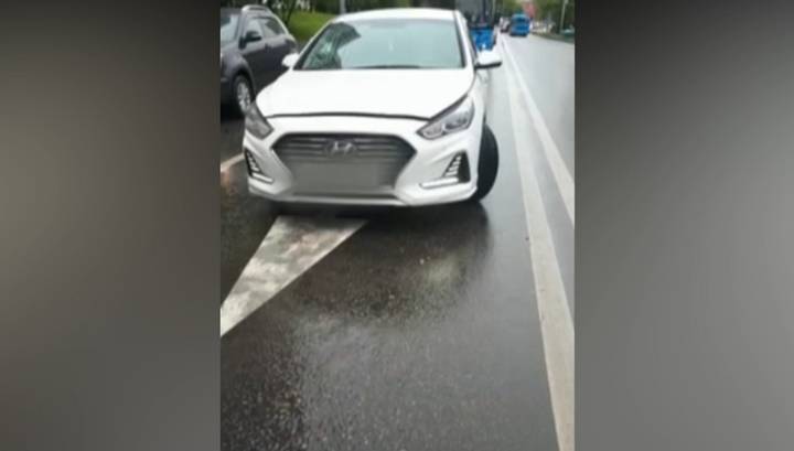 Попавший в ДТП московский таксист случайно снял на видео угонщика машины