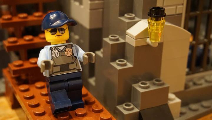 LEGO не будет рекламировать игрушки с полицейскими из-за беспорядков в США