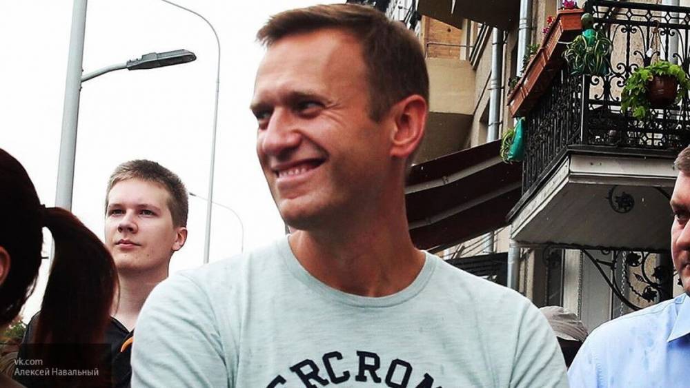 Гей-актер фильмов для взрослых поздравил Навального с днем рождения