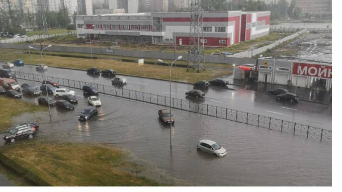 На фоне прогноза "Водоканал" подготовился к возможным подтоплениям в Петербурге
