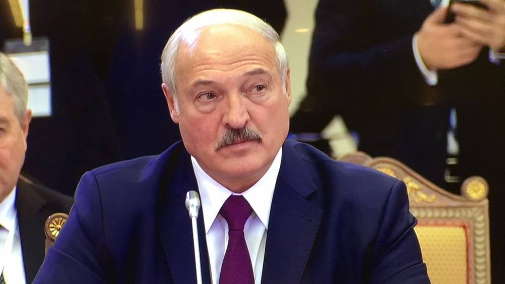 Лукашенко потребовал снизить зависимость Белоруссии от России