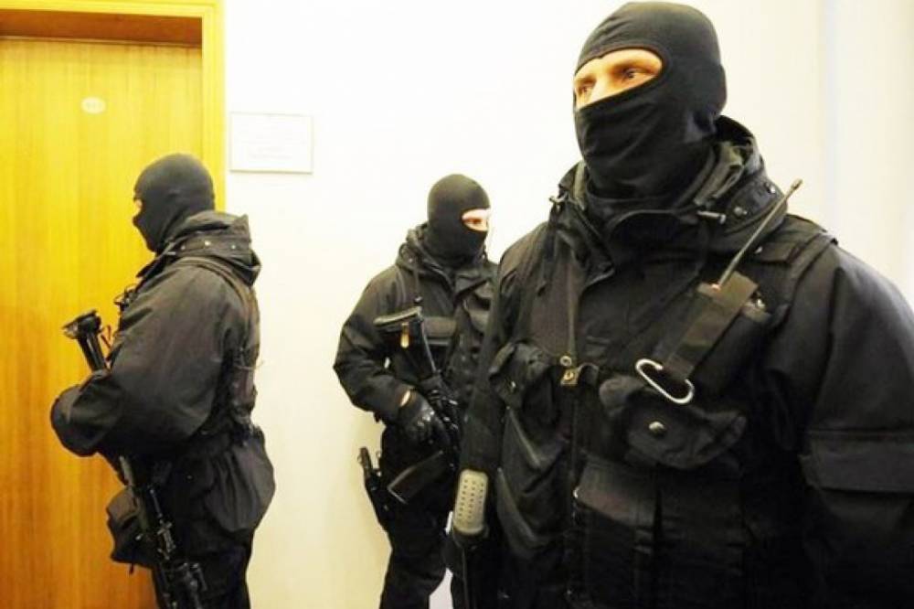 Нашли арсенал оружия: правоохранители провели обыски у фигурантов перестрелки в Броварах
