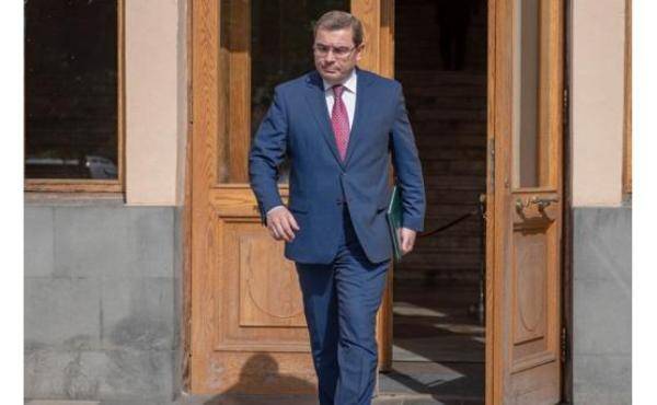 Главный армянский налоговик подал в отставку: «контрабас» с продолжением?