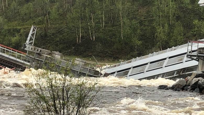 В Мурманской области река Кола, разрушившая мост, грозит затоплением поселкам