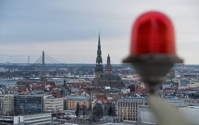 "Будем балансировать на грани": в Латвии с 10 июня снимут запрет на собрания