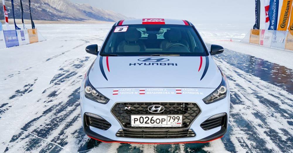 Хот-хэтч Hyundai установил рекорд скорости на льду Байкала