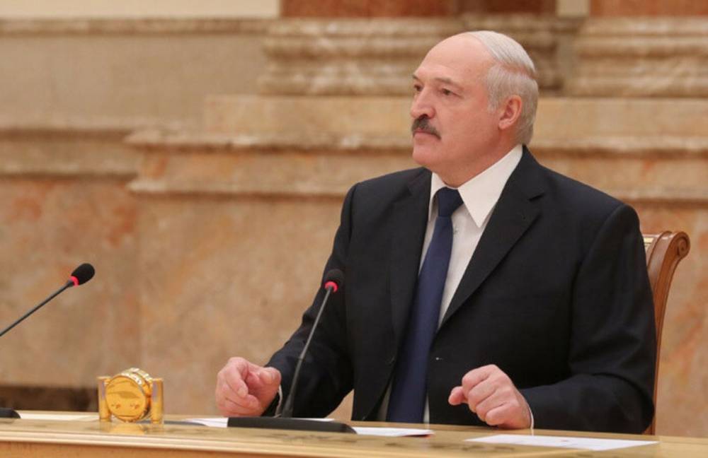 Лукашенко напомнил белорусам о расстрелах во время подавления путча