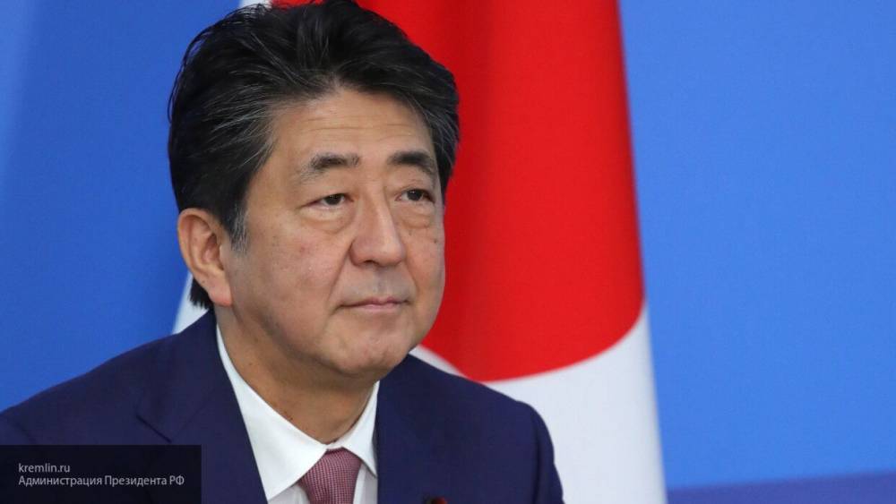 Японские СМИ узнали, что Синдзо Абэ не приедет в РФ на парад Победы