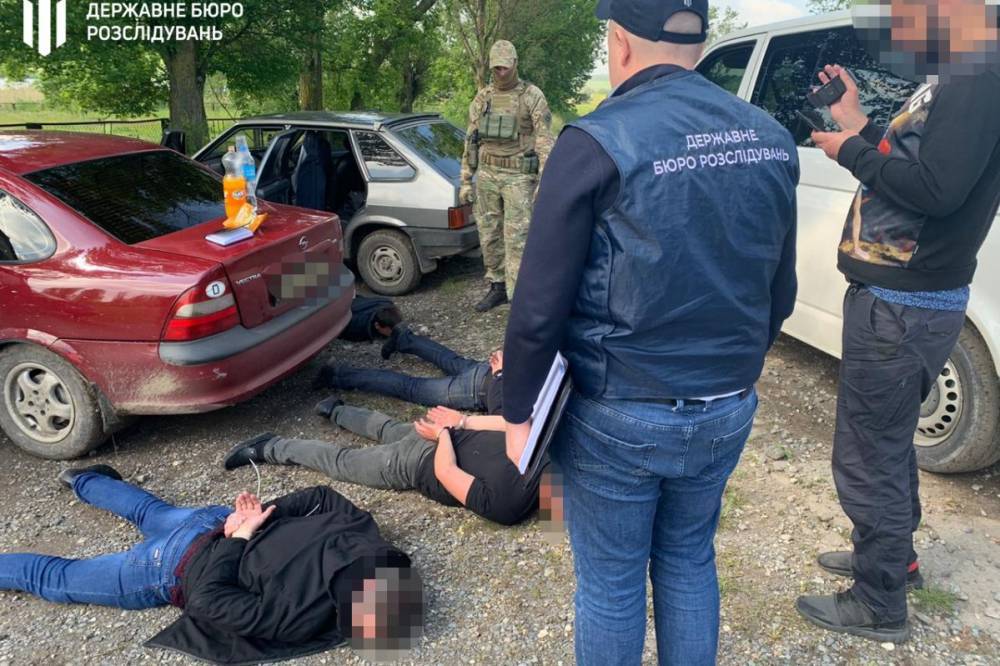 Чтобы повысить показатели: В Днепропетровской области задержали банду полицейских, которые заставляли людей совершать преступления
