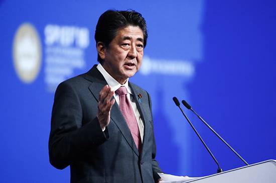 СМИ: премьер-министр Японии Абэ не приедет в Москву на Парад Победы