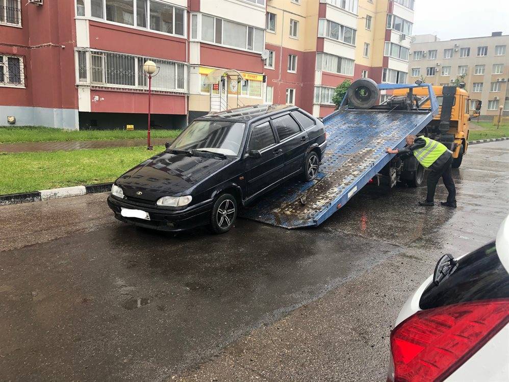 С улиц Кирова и Водопроводной убрали брошенные автомобили