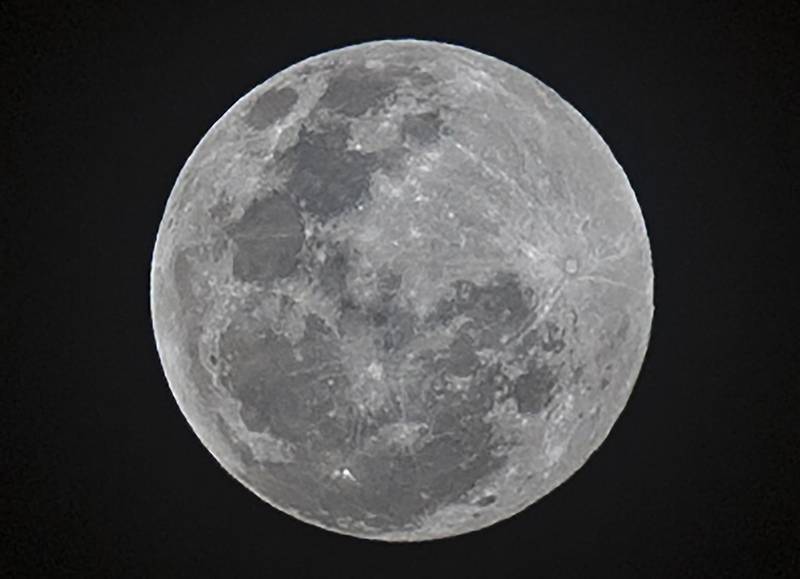 Москвичи увидят полутеневое лунное затмение 5 июня