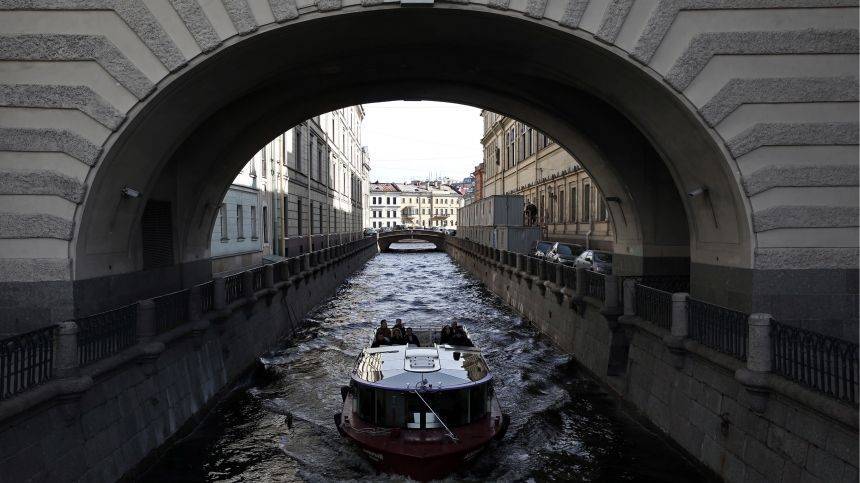 Стало известно, когда в Петербурге возобновятся прогулки по рекам и каналам