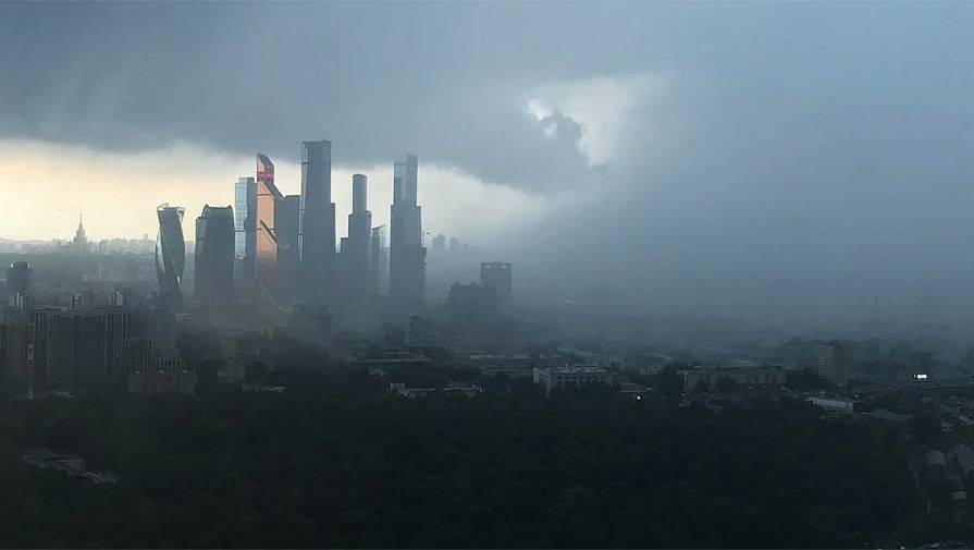 В МЧС предупредили москвичей о дожде с градом