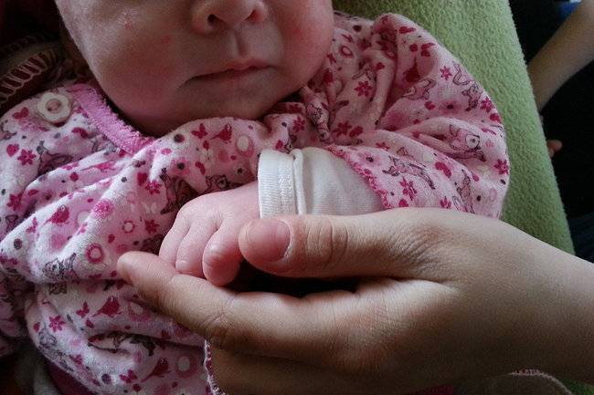 Новорождённый заразился коронавирусом в Приморье