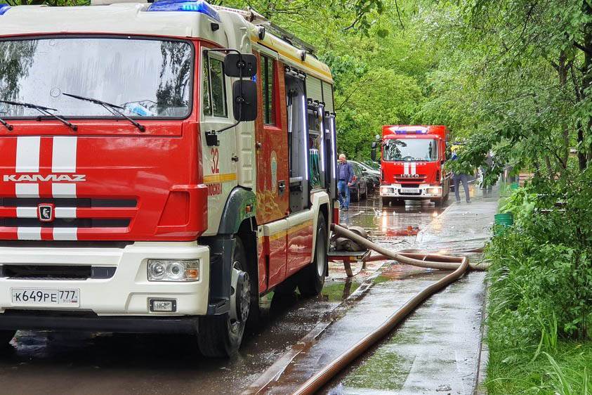 Прокуратура проверит обстоятельства гибели человека при пожаре на юге Москвы