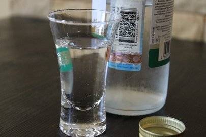 Самым безопасным продуктом эксперты в России назвали водку