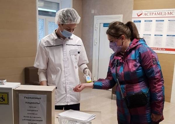 Поликлиники в Екатеринбурге возобновили оказание спецпомощи населению