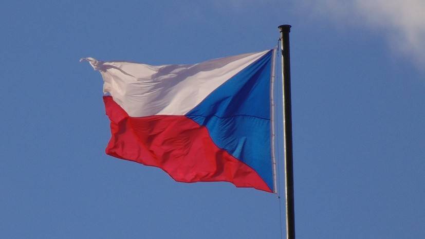 Чехия объявила двух сотрудников посольства России персонами нон грата