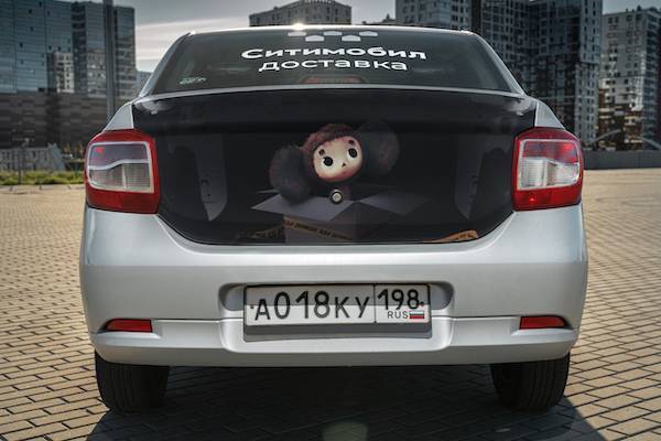 Такси с 3D-изображениями Чебурашки и мангалов будут ездить по Петербургу