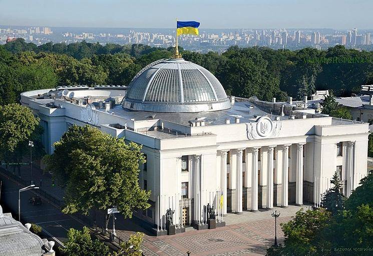 Украинские депутаты потребовали прекратить латать «стену» с Россией