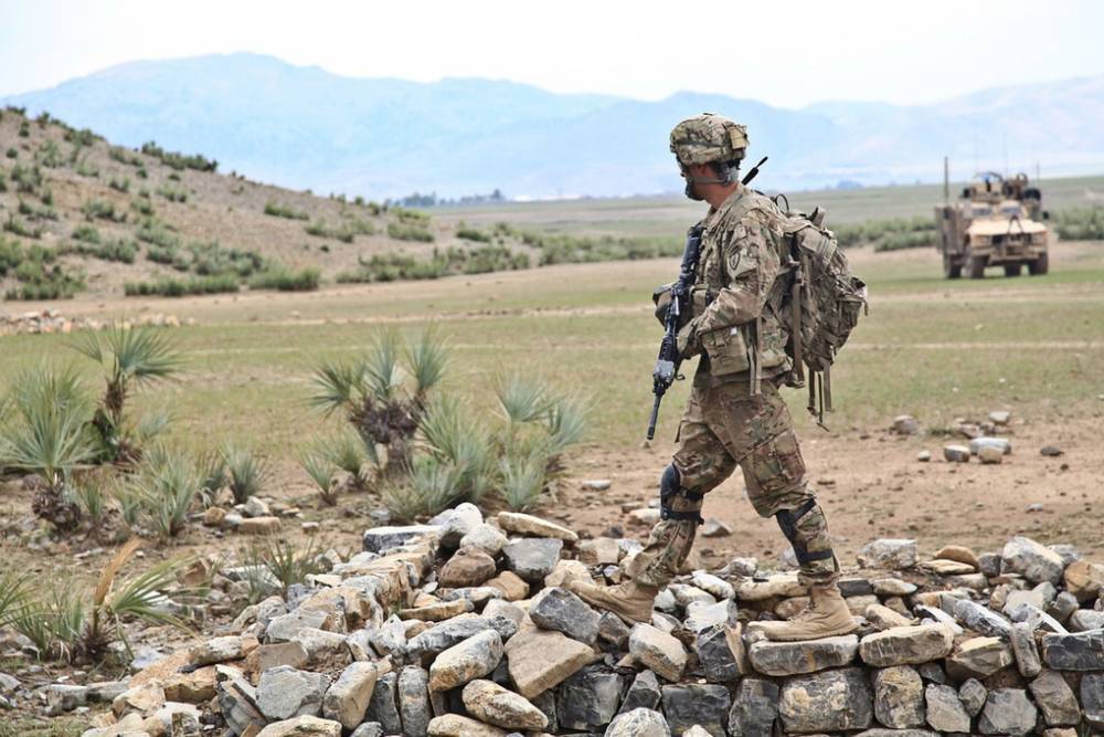 ВВС США впервые обстреляли позиции талибов после перемирия в Афганистане