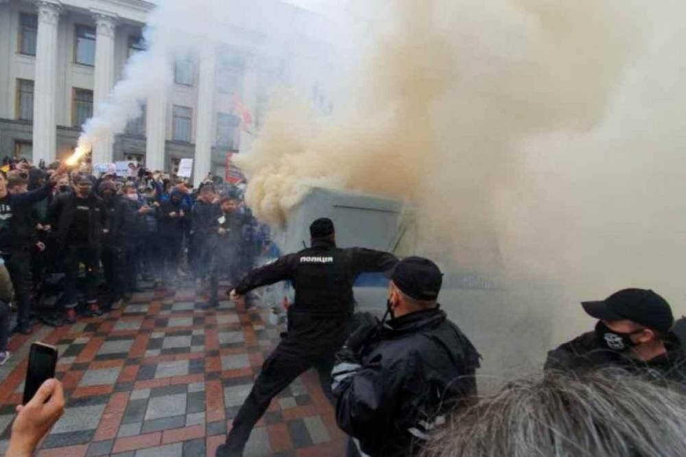 В Киеве задержали восьмерых человек, которые препятствовали проведению акции