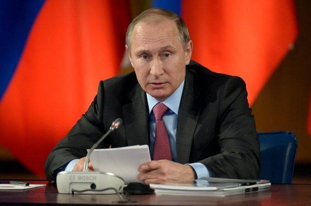 Путин поручил Росприроднадзору проверить все места хранения нефтепродуктов