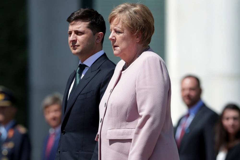 Зеленский и Меркель провели еще один телефонный разговор