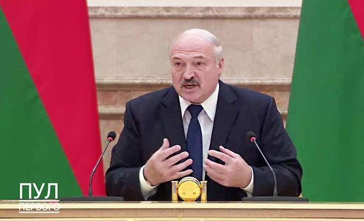 Взять экономику и недовольных за жабры. Лукашенко перетряхнул правительство