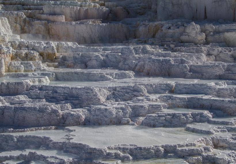 Геологи обнаружили в Йеллоустоуне следы двух мегаизвержений