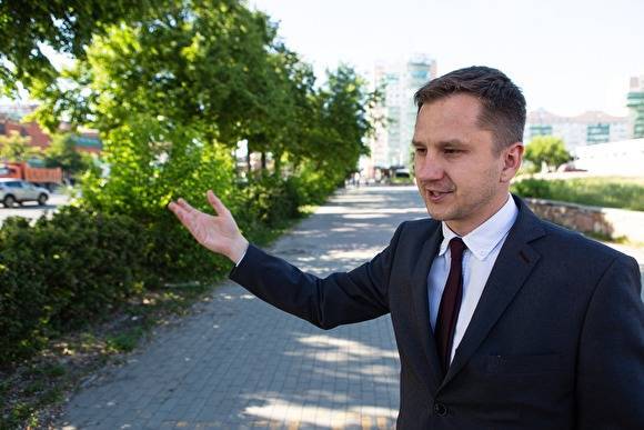 Вице-мэр Челябинска рассказал, зачем в центре города вырубают клены